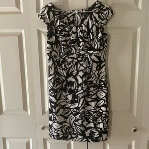 Ronni Nicole capped sleeve black & white  print dress women’s 10 cocktail